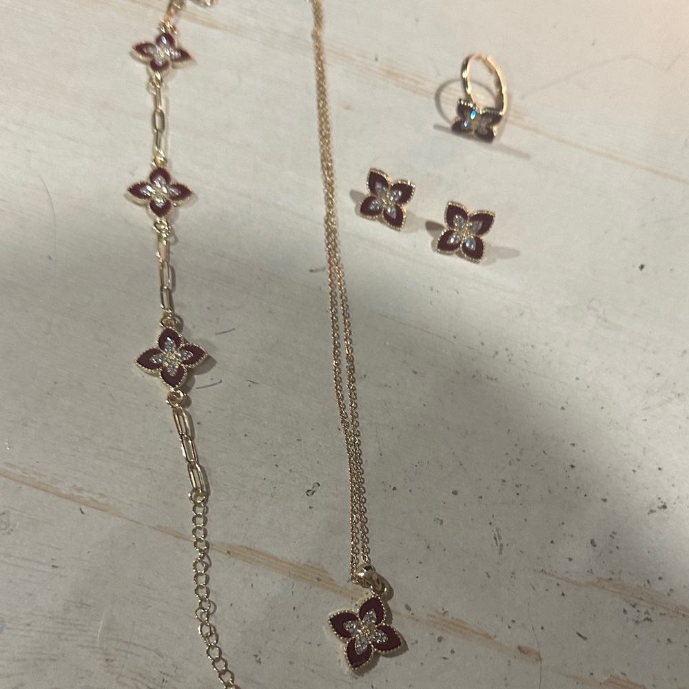 Elegant Gold and Red Floral Jewelry Set